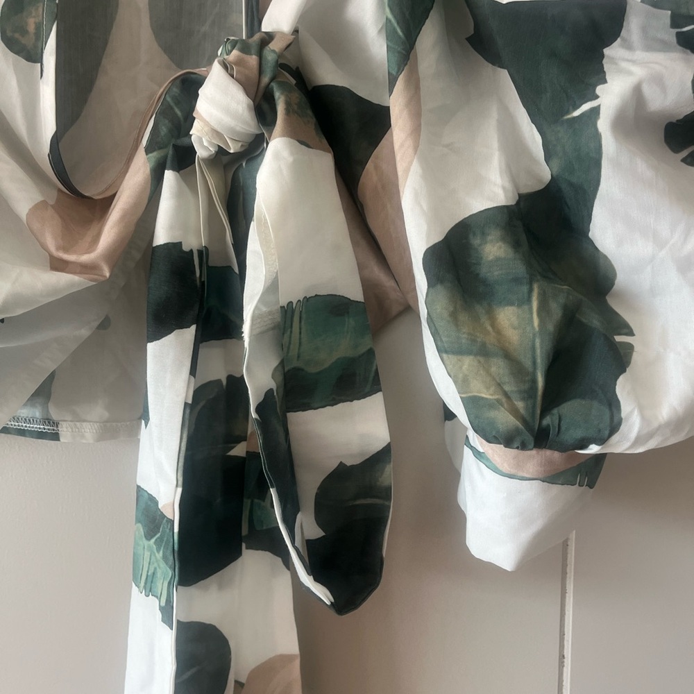 Tropical Leaf Print Women's Top - Picture 7 of 8
